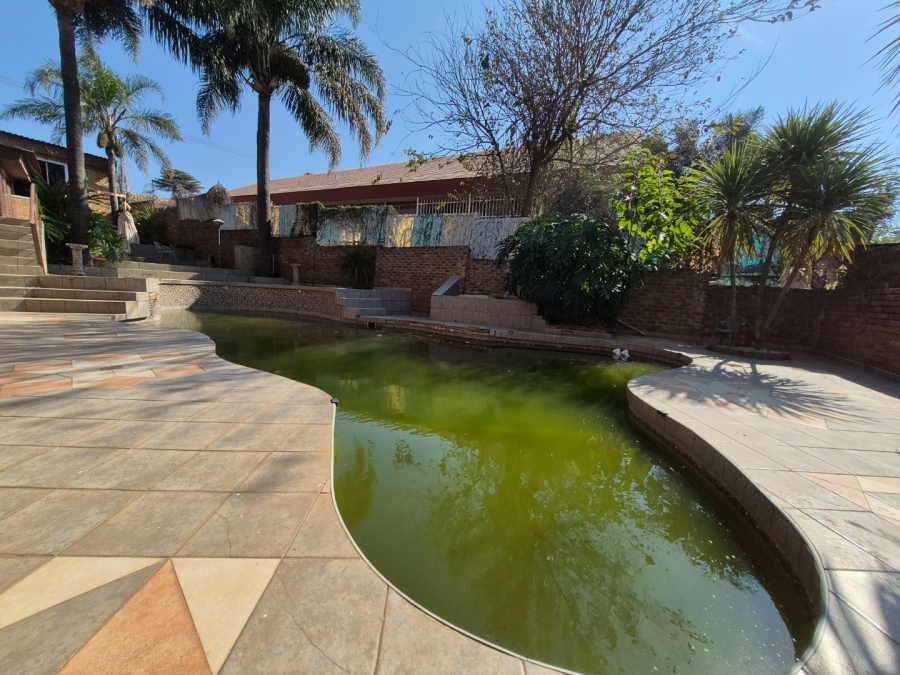 4 Bedroom Property for Sale in Laudium Gauteng