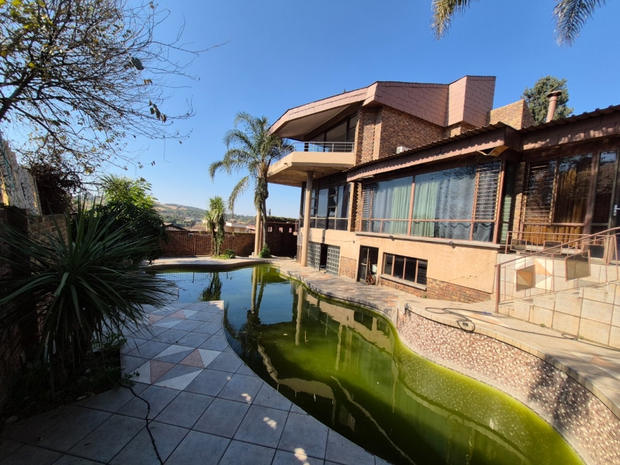 4 Bedroom Property for Sale in Laudium Gauteng