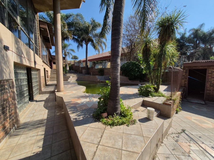 4 Bedroom Property for Sale in Laudium Gauteng