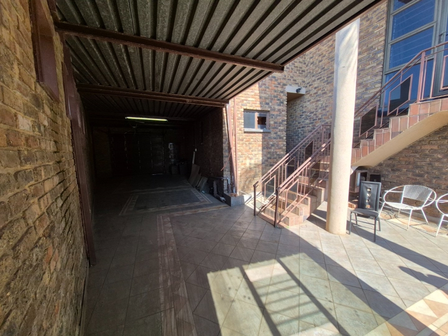 4 Bedroom Property for Sale in Laudium Gauteng