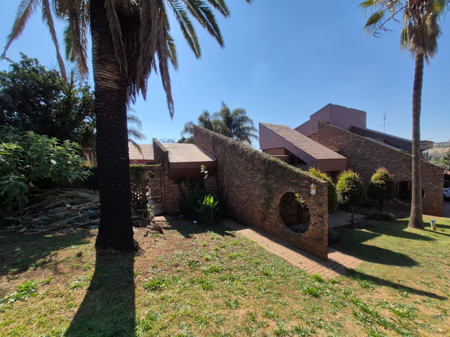 4 Bedroom Property for Sale in Laudium Gauteng
