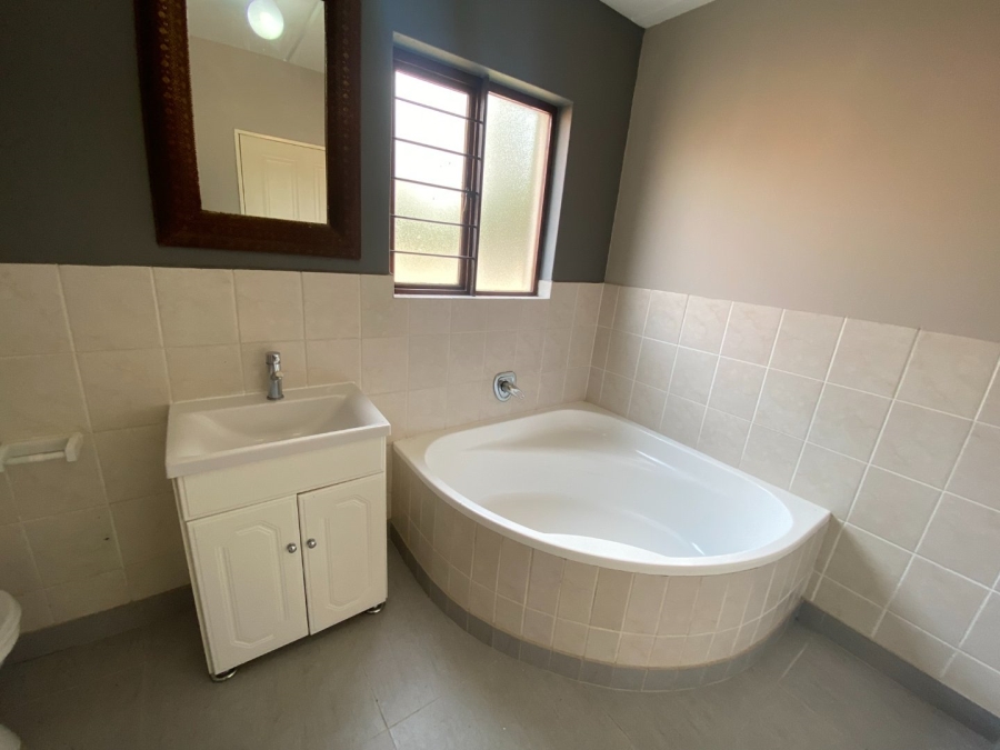 2 Bedroom Property for Sale in Fourways Gauteng