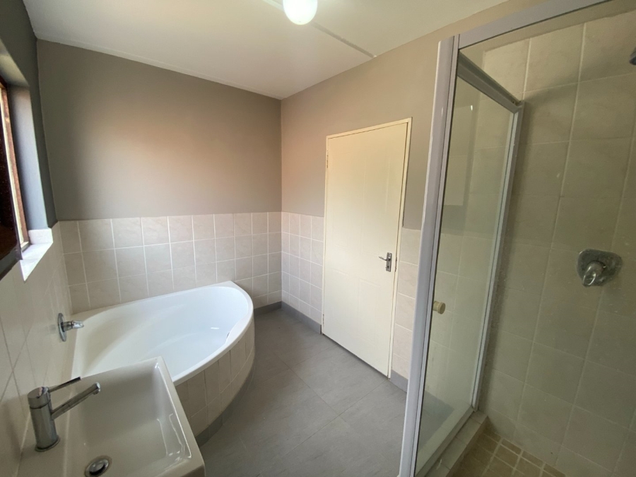 2 Bedroom Property for Sale in Fourways Gauteng