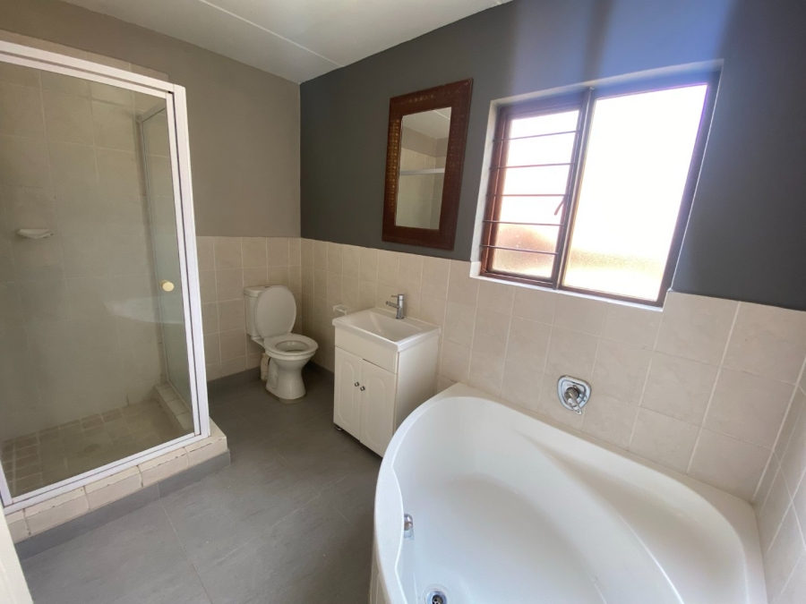 2 Bedroom Property for Sale in Fourways Gauteng