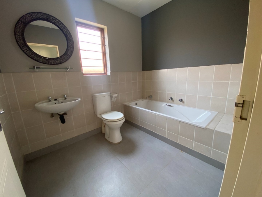 2 Bedroom Property for Sale in Fourways Gauteng