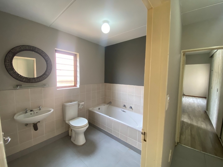 2 Bedroom Property for Sale in Fourways Gauteng
