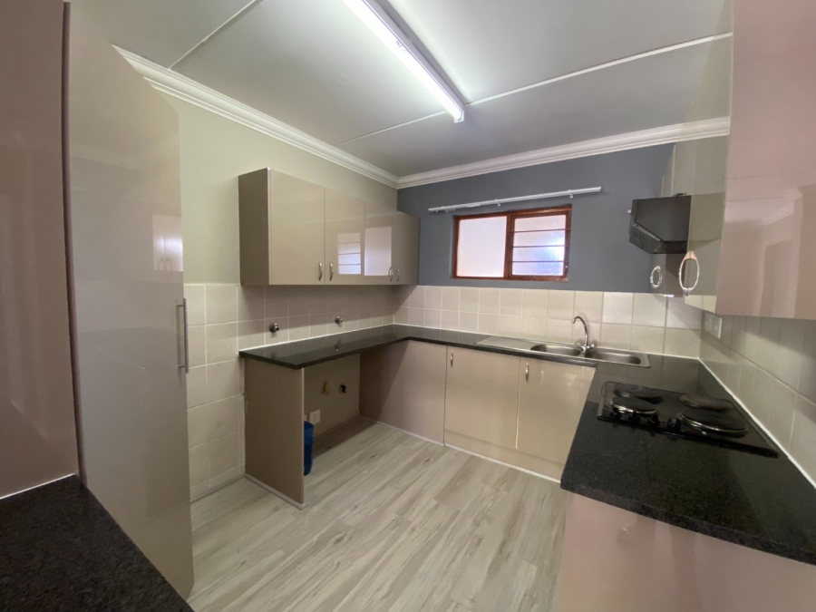 2 Bedroom Property for Sale in Broadacres Gauteng