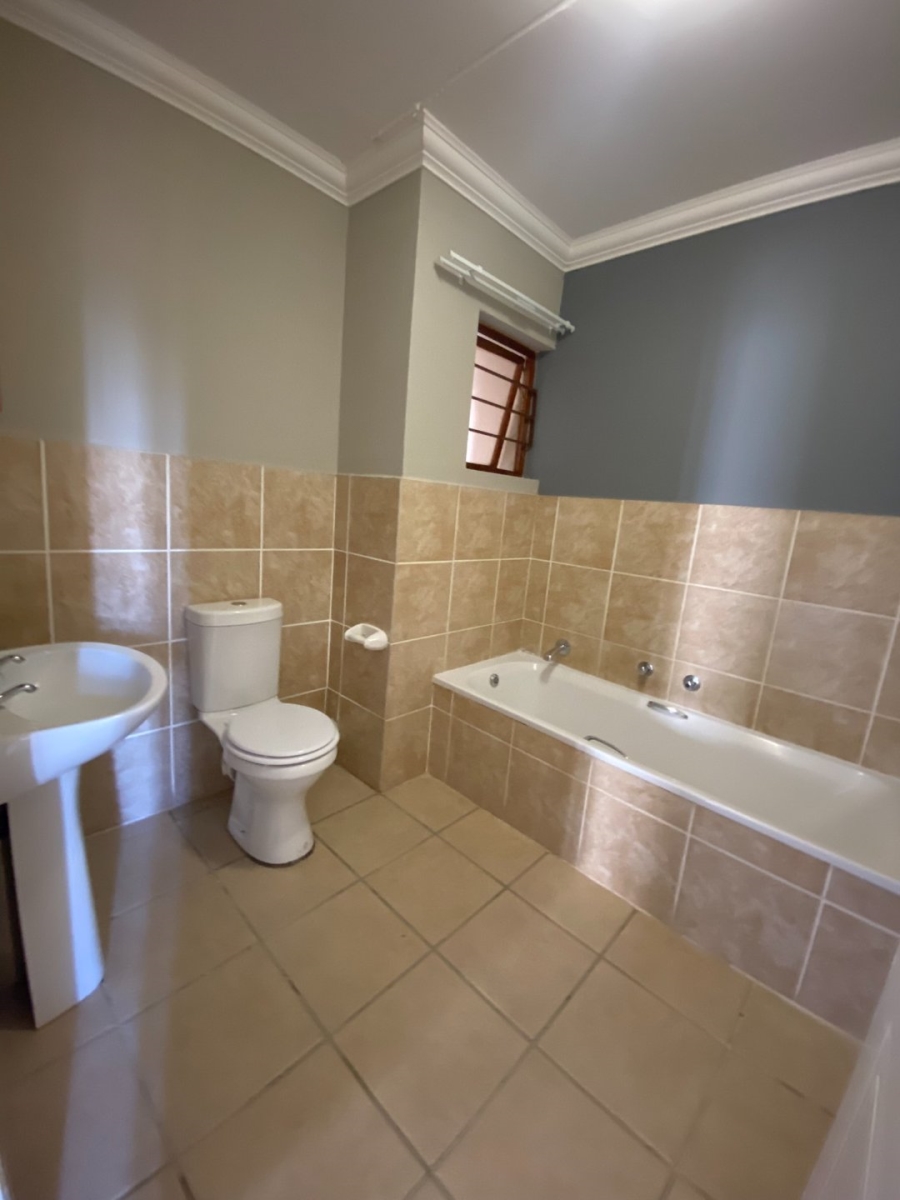 2 Bedroom Property for Sale in Broadacres Gauteng