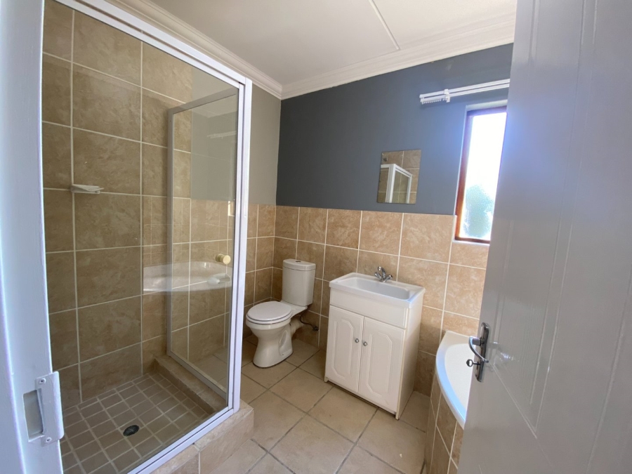 2 Bedroom Property for Sale in Broadacres Gauteng