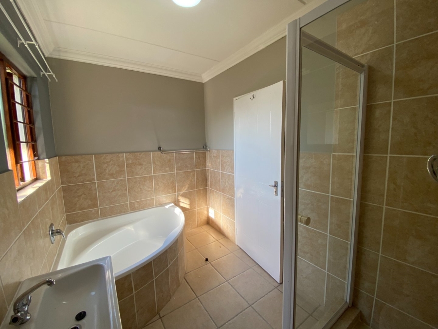 2 Bedroom Property for Sale in Broadacres Gauteng