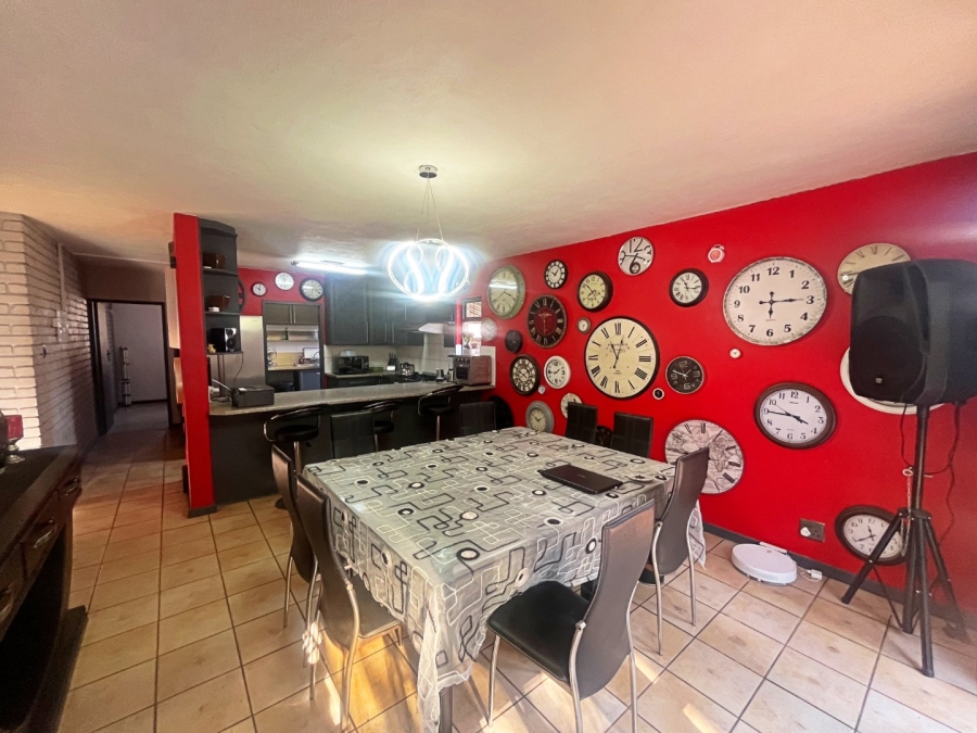 4 Bedroom Property for Sale in Val de Grace Gauteng