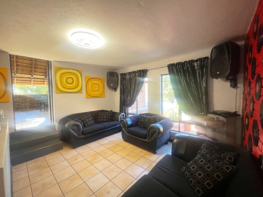 4 Bedroom Property for Sale in Val de Grace Gauteng
