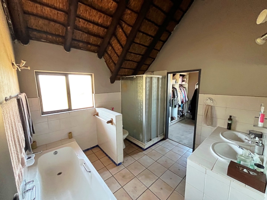4 Bedroom Property for Sale in Val de Grace Gauteng