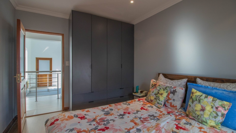 4 Bedroom Property for Sale in Greenstone Hill Gauteng
