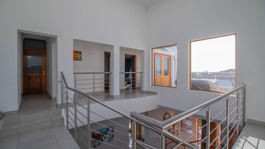 4 Bedroom Property for Sale in Greenstone Hill Gauteng