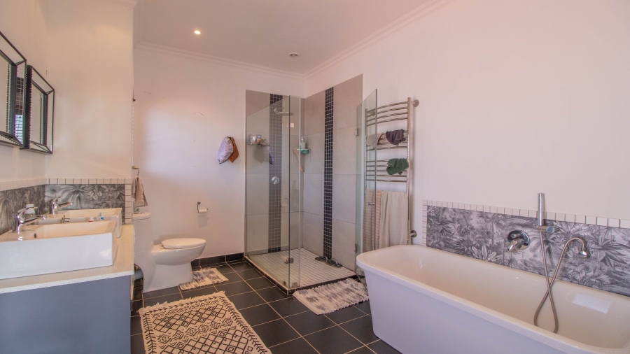 4 Bedroom Property for Sale in Greenstone Hill Gauteng