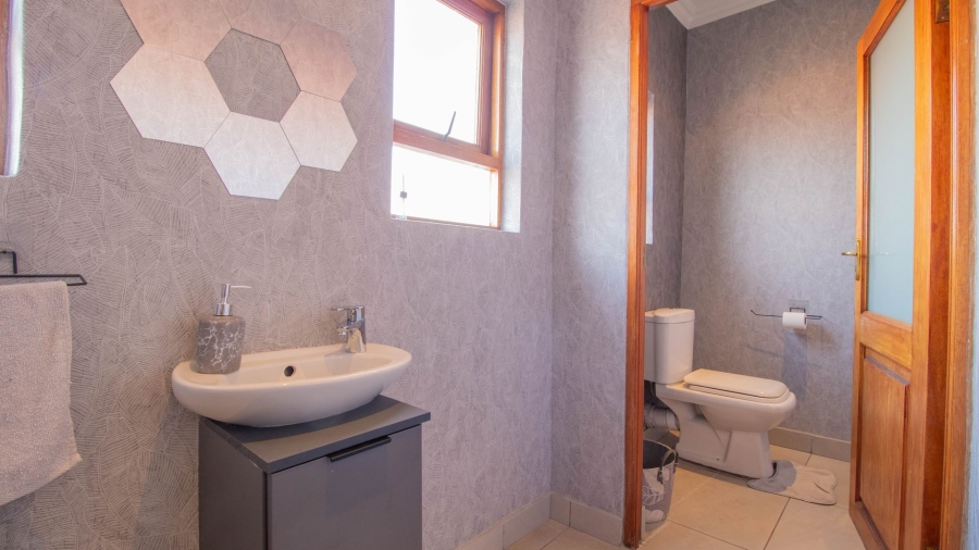 4 Bedroom Property for Sale in Greenstone Hill Gauteng