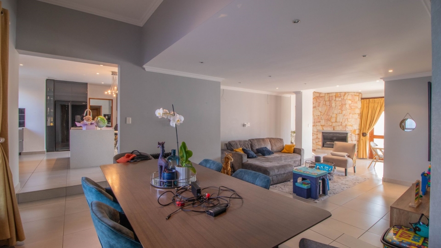 4 Bedroom Property for Sale in Greenstone Hill Gauteng