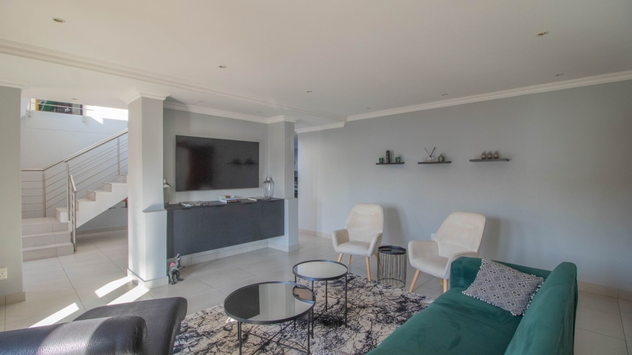4 Bedroom Property for Sale in Greenstone Hill Gauteng