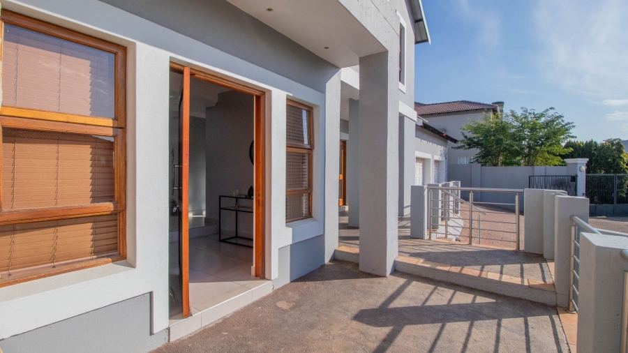 4 Bedroom Property for Sale in Greenstone Hill Gauteng