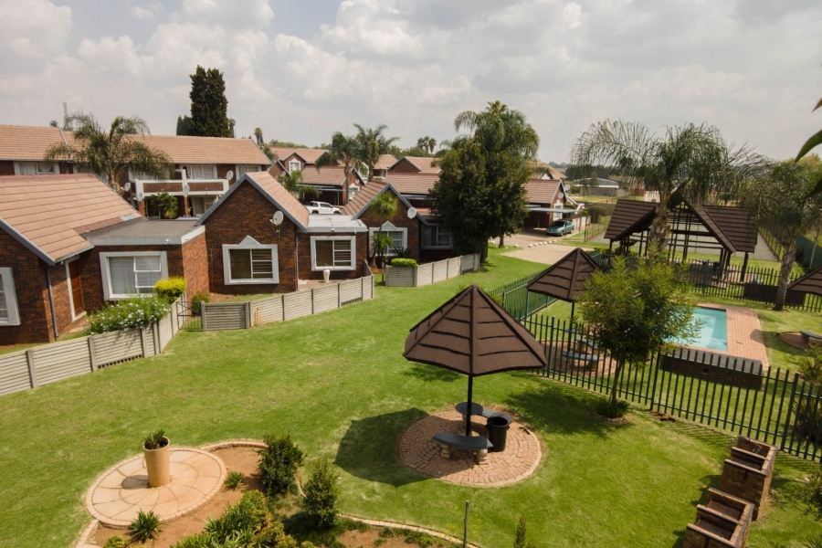 2 Bedroom Property for Sale in Glen Marais Gauteng
