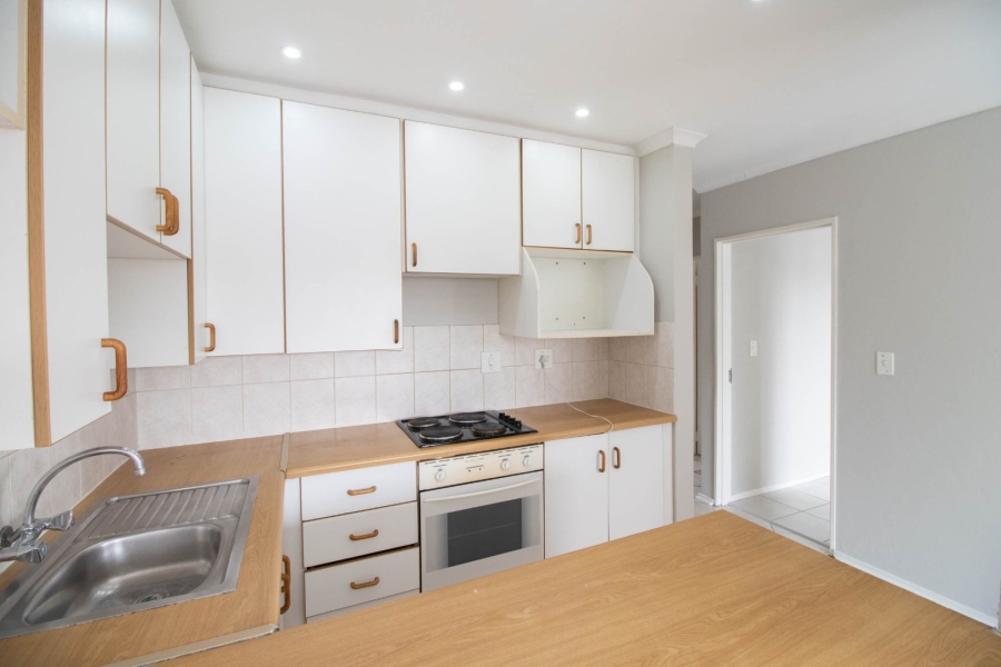 2 Bedroom Property for Sale in Glen Marais Gauteng