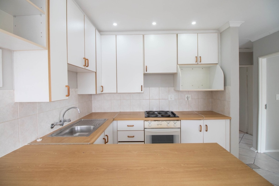 2 Bedroom Property for Sale in Glen Marais Gauteng