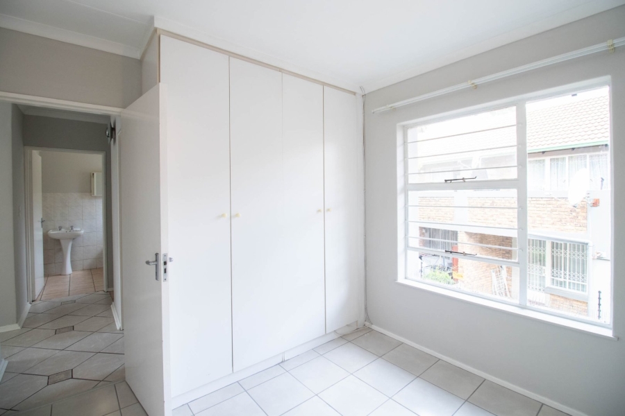 2 Bedroom Property for Sale in Glen Marais Gauteng