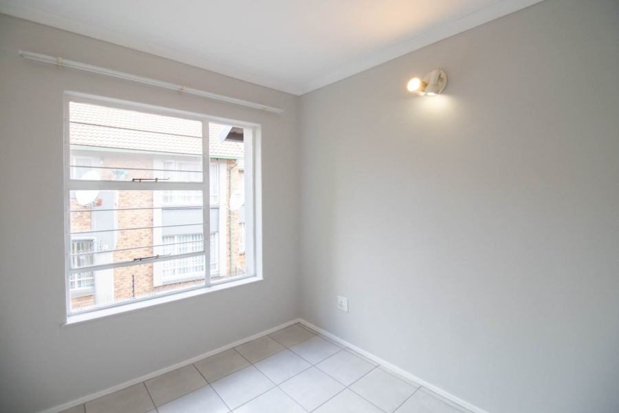 2 Bedroom Property for Sale in Glen Marais Gauteng