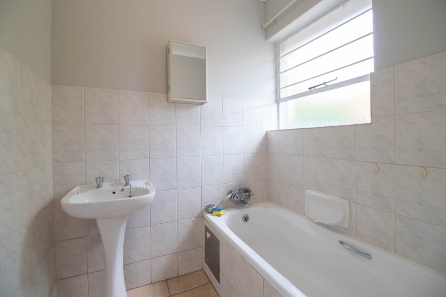 2 Bedroom Property for Sale in Glen Marais Gauteng