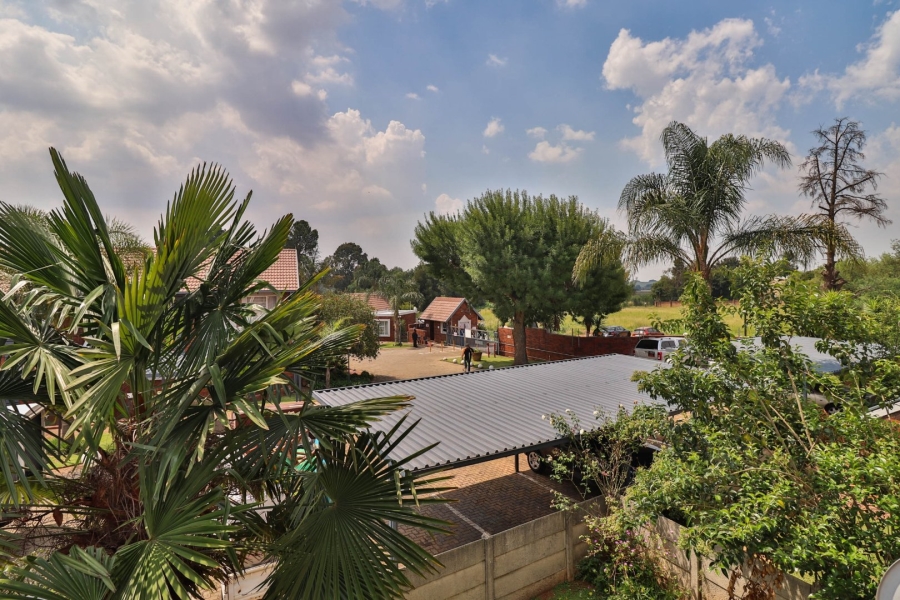 2 Bedroom Property for Sale in Glen Marais Gauteng