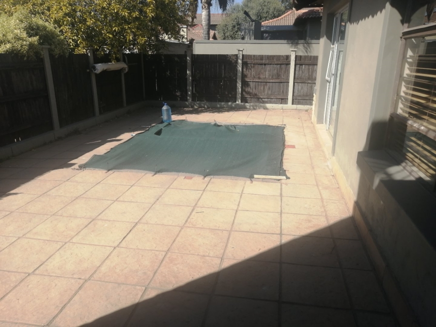 3 Bedroom Property for Sale in Broadacres Gauteng
