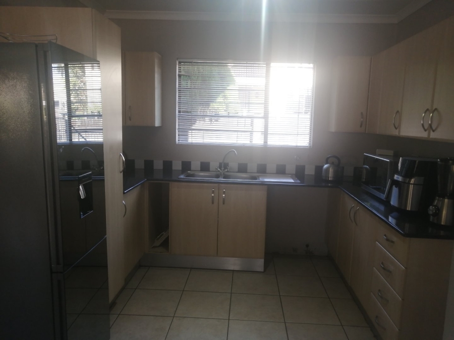 3 Bedroom Property for Sale in Broadacres Gauteng