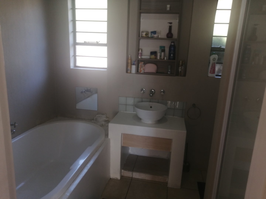 3 Bedroom Property for Sale in Broadacres Gauteng