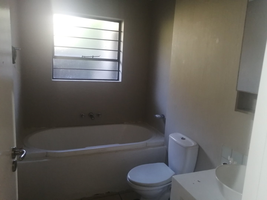 3 Bedroom Property for Sale in Broadacres Gauteng