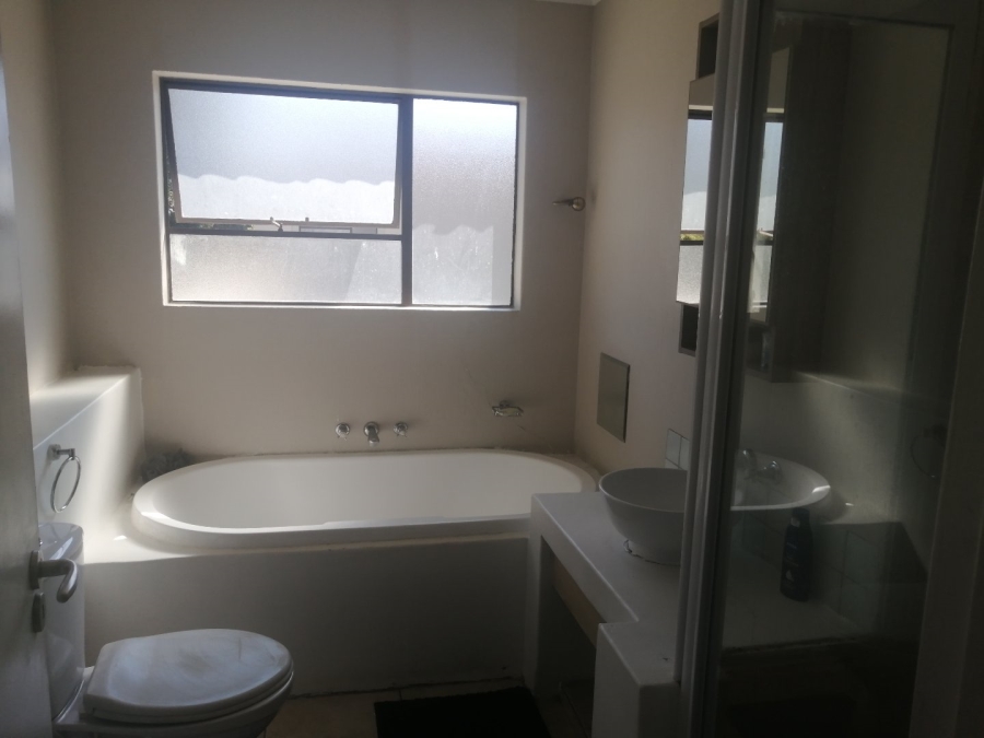 3 Bedroom Property for Sale in Broadacres Gauteng