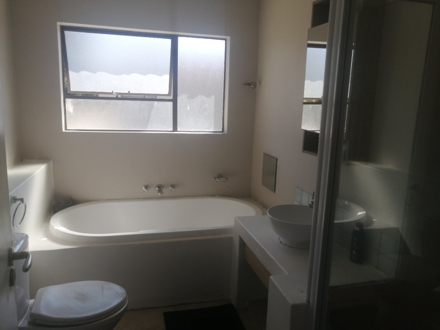 3 Bedroom Property for Sale in Broadacres Gauteng