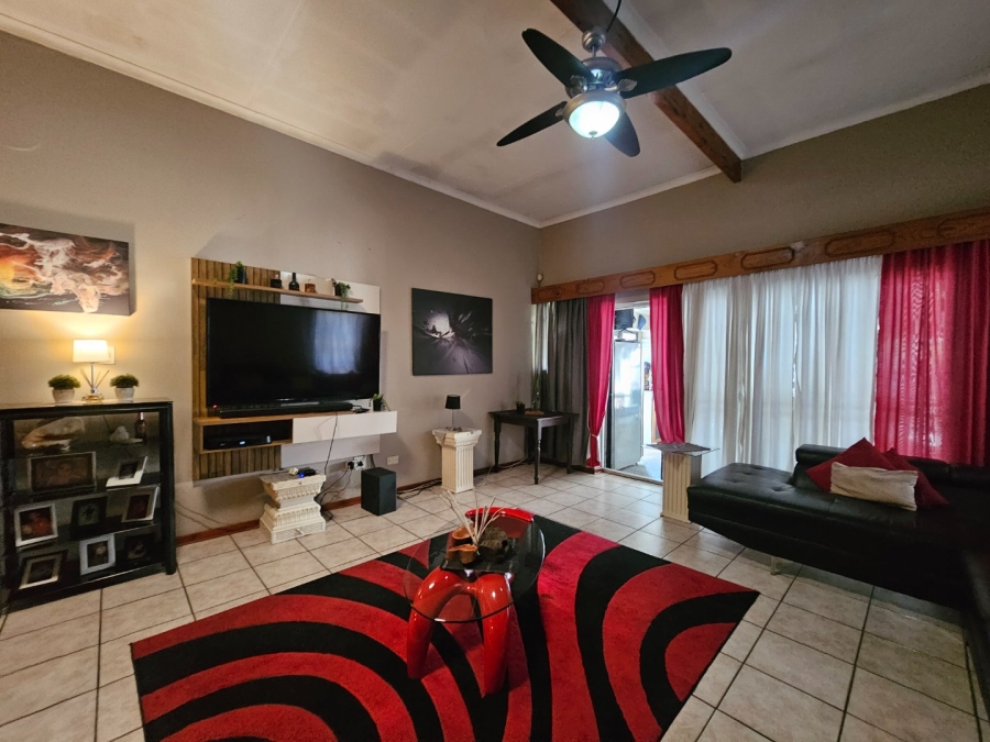 5 Bedroom Property for Sale in Vanderbijlpark Sw 2 Gauteng