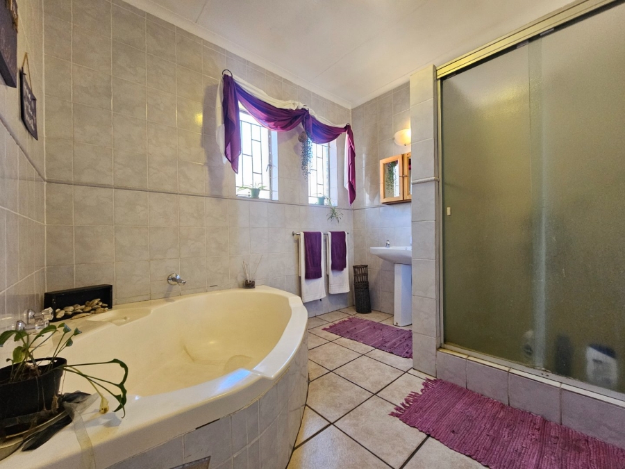5 Bedroom Property for Sale in Vanderbijlpark Sw 2 Gauteng