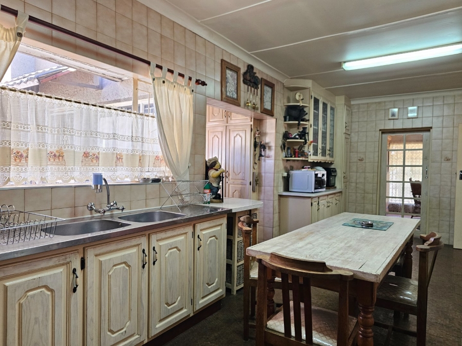 4 Bedroom Property for Sale in Vanderbijlpark SE 7 Gauteng