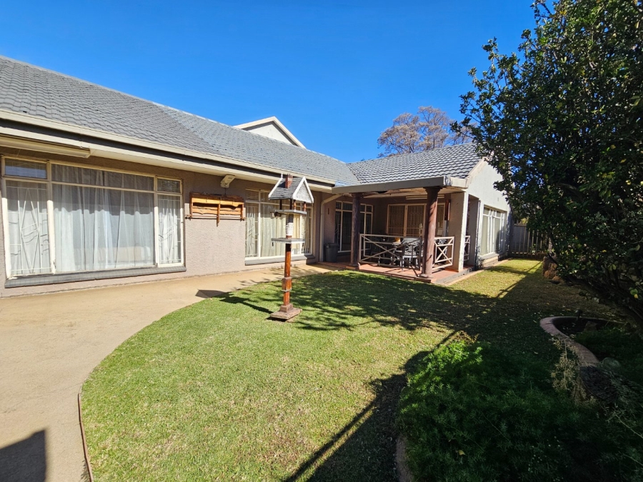 4 Bedroom Property for Sale in Vanderbijlpark SE 7 Gauteng
