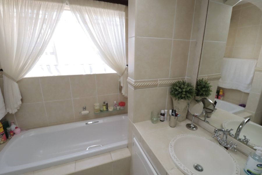 3 Bedroom Property for Sale in Moreleta Park Gauteng