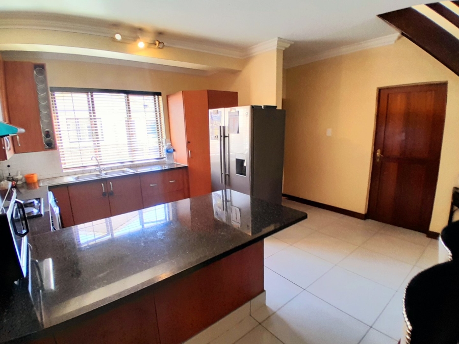 4 Bedroom Property for Sale in Halfway Gardens Gauteng