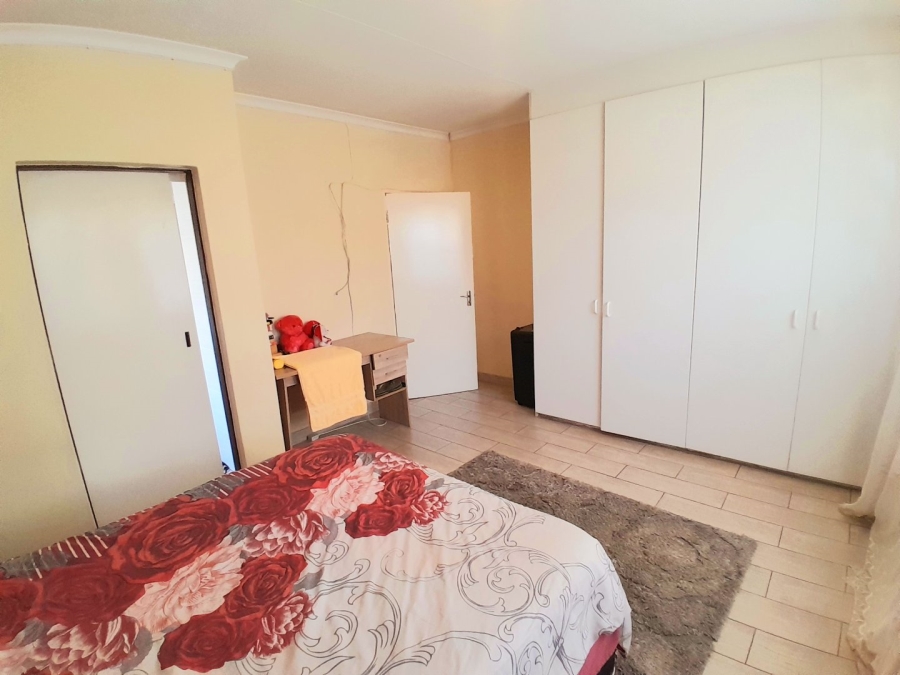 4 Bedroom Property for Sale in Halfway Gardens Gauteng