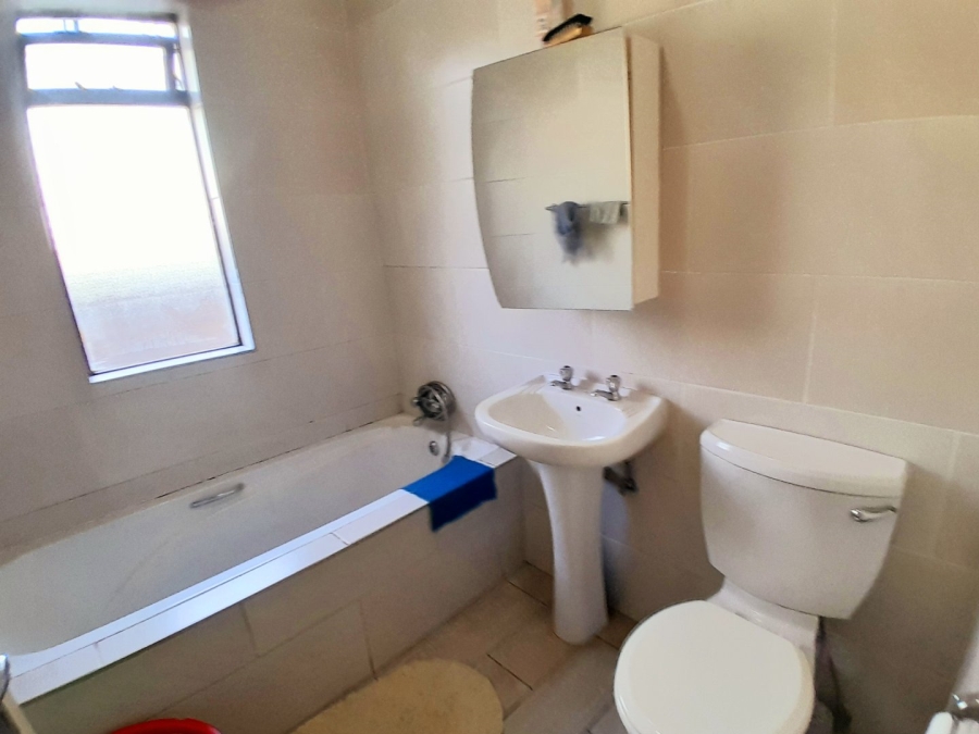 4 Bedroom Property for Sale in Halfway Gardens Gauteng