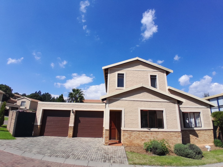 4 Bedroom Property for Sale in Halfway Gardens Gauteng