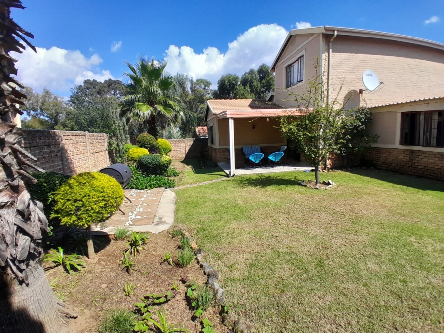 4 Bedroom Property for Sale in Halfway Gardens Gauteng