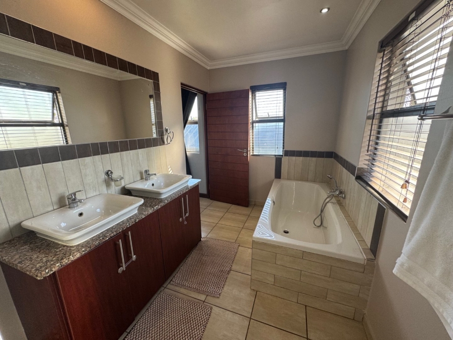 3 Bedroom Property for Sale in Midstream Hill Gauteng