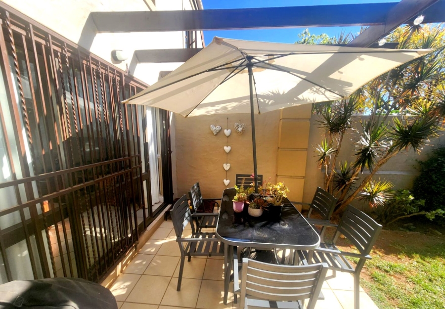 2 Bedroom Property for Sale in Sunninghill Gauteng