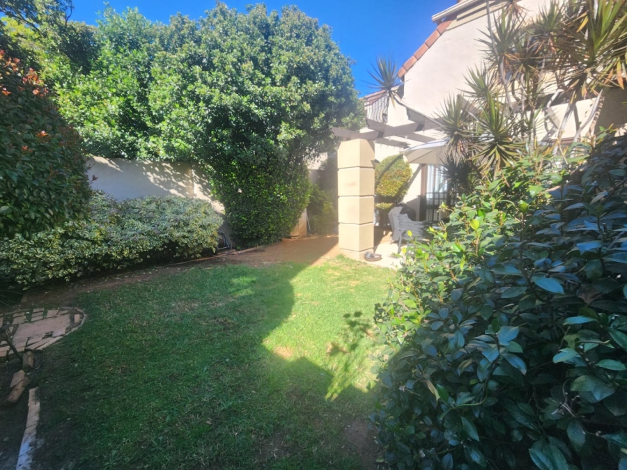 2 Bedroom Property for Sale in Sunninghill Gauteng